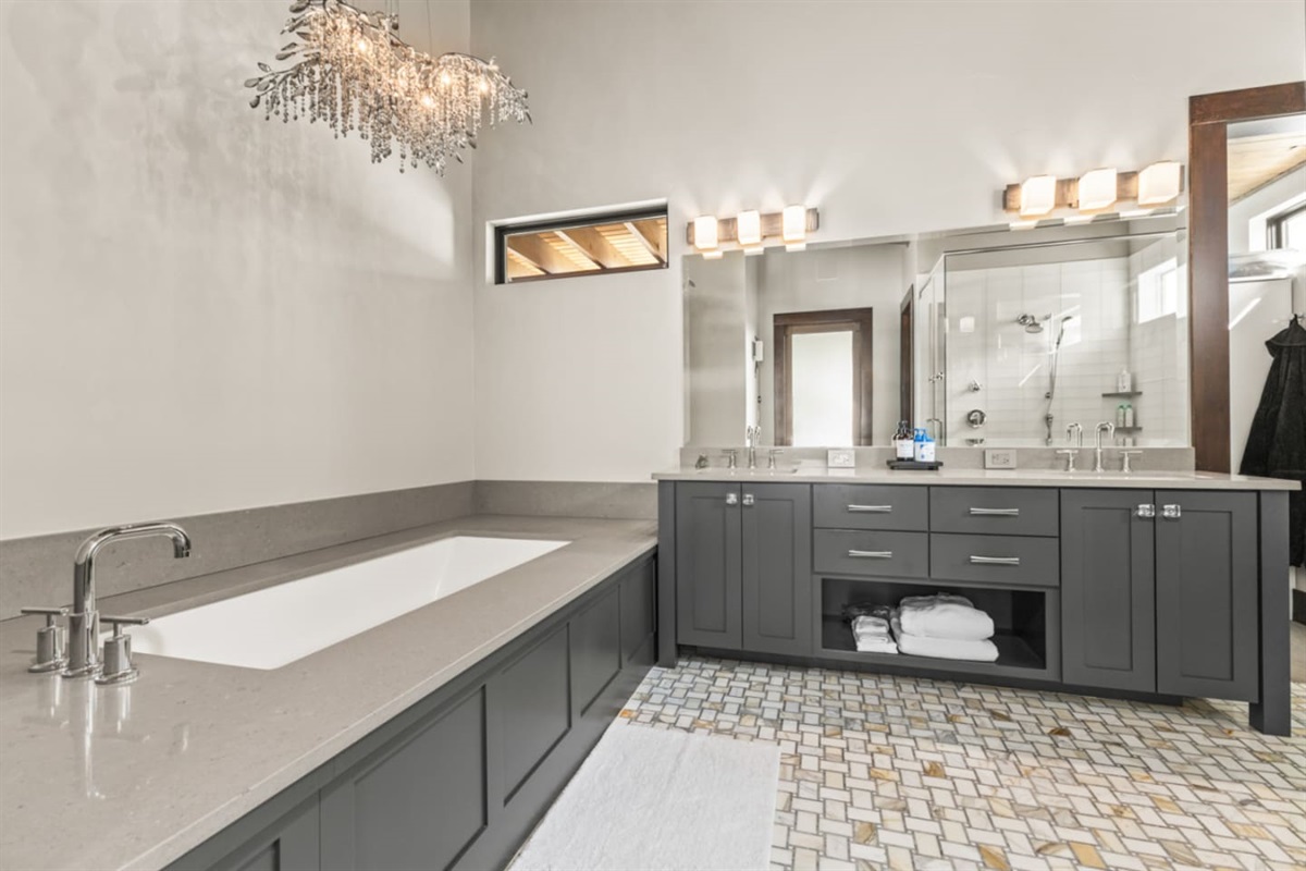 Ensuite Bathroom 1 with Soaking Tub