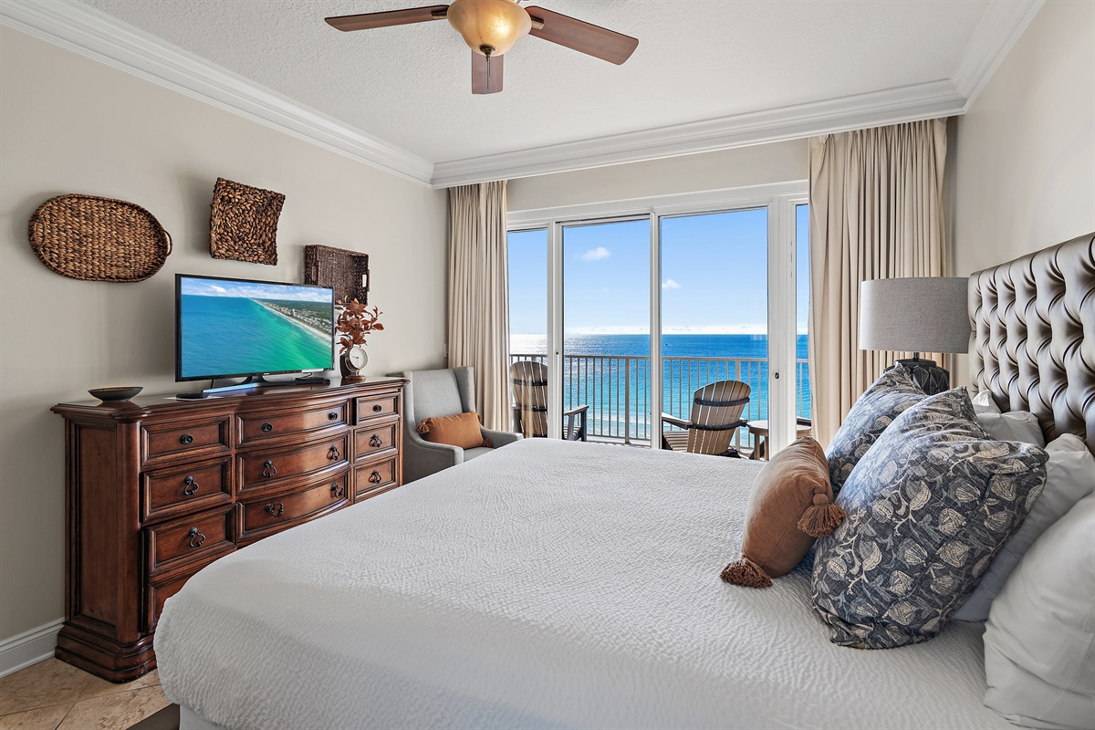 Drift away to the sound of the waves in the Master Suite