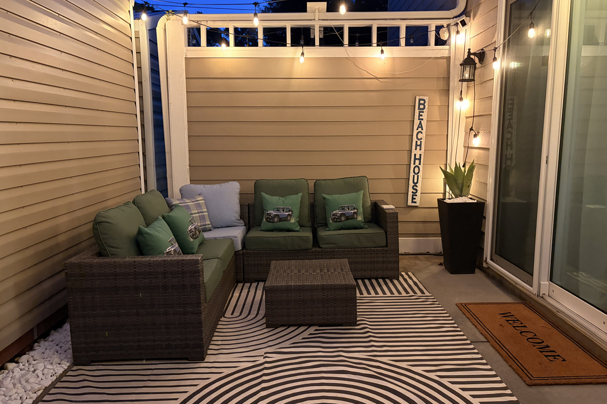 Enjoy ocean breeze in a warm lit private space