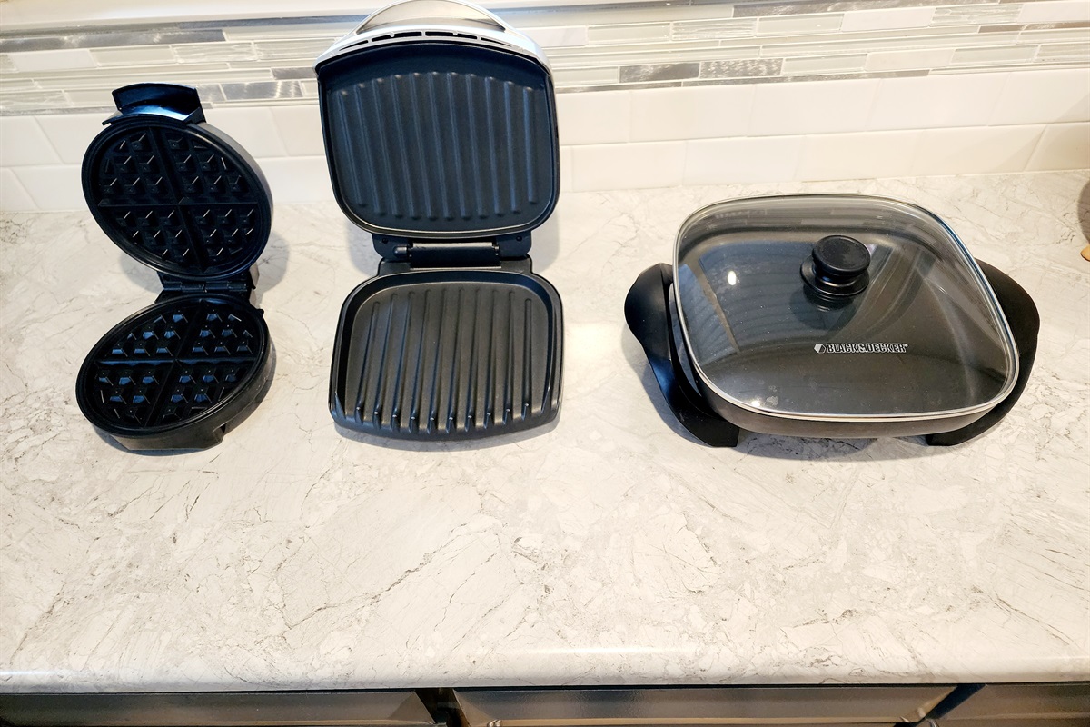 Waffle maker and electric grills