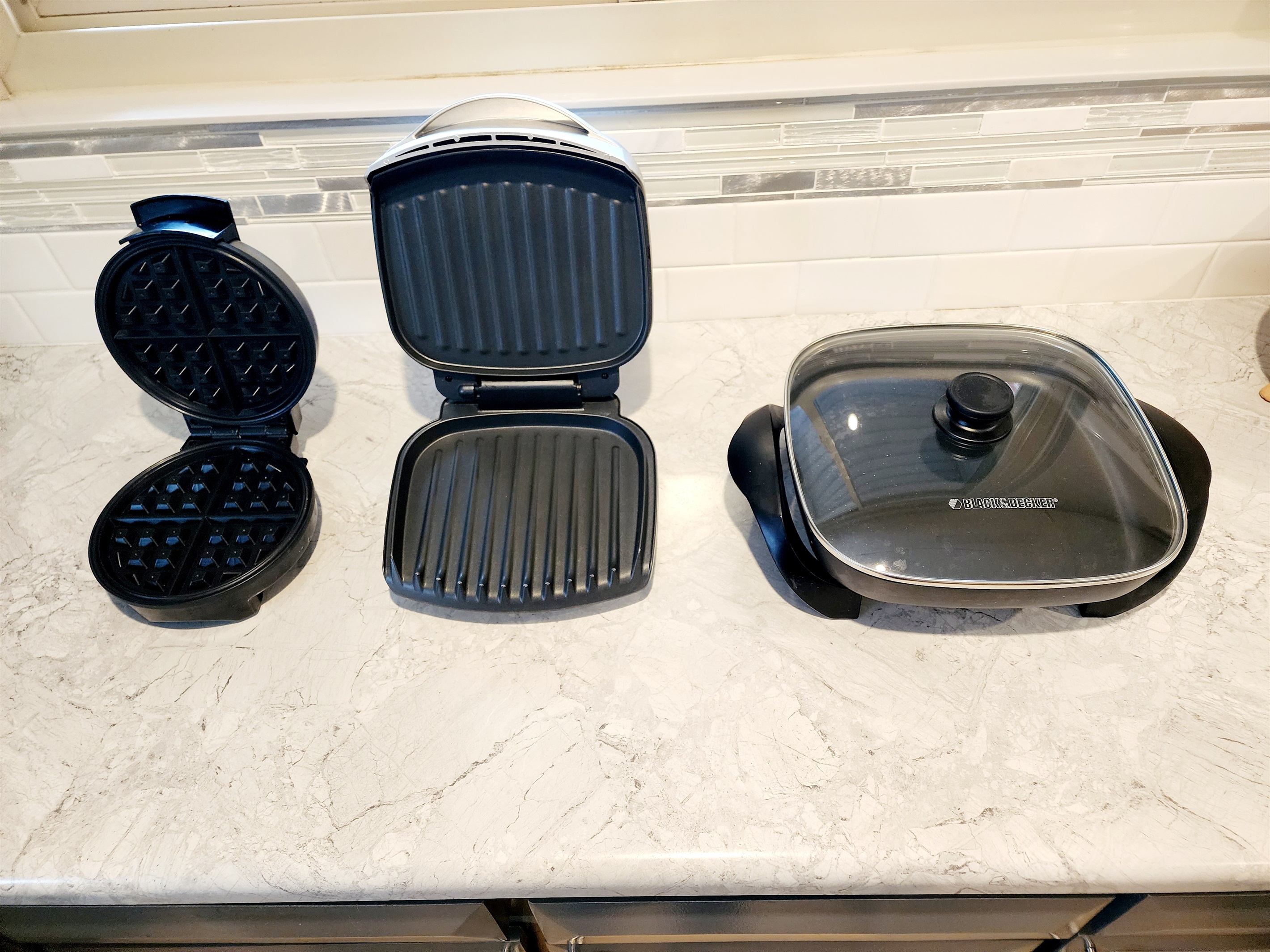 Waffle maker and electric grills