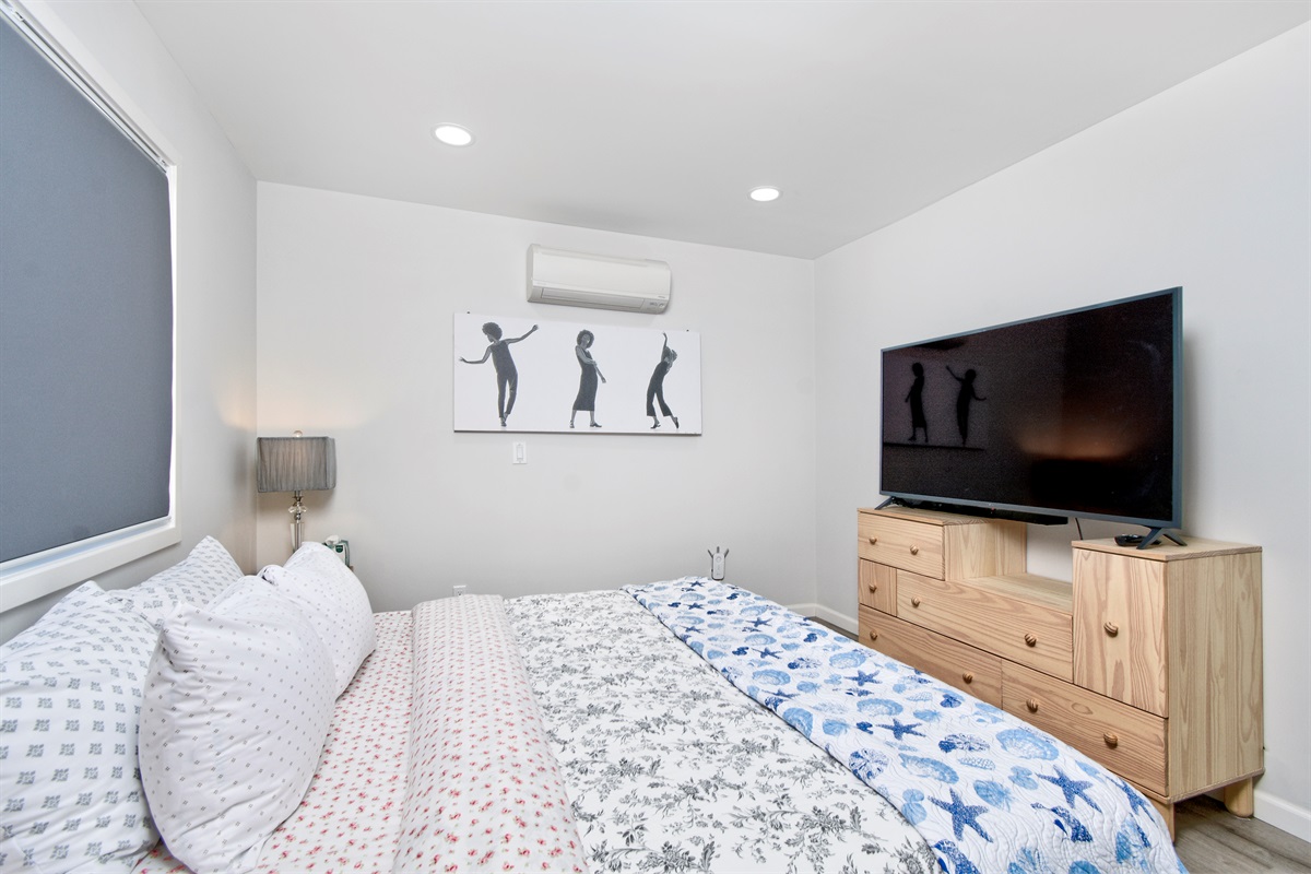 12-1362-shortridge-unit-a-primary-bedroom-with-dresser-storage