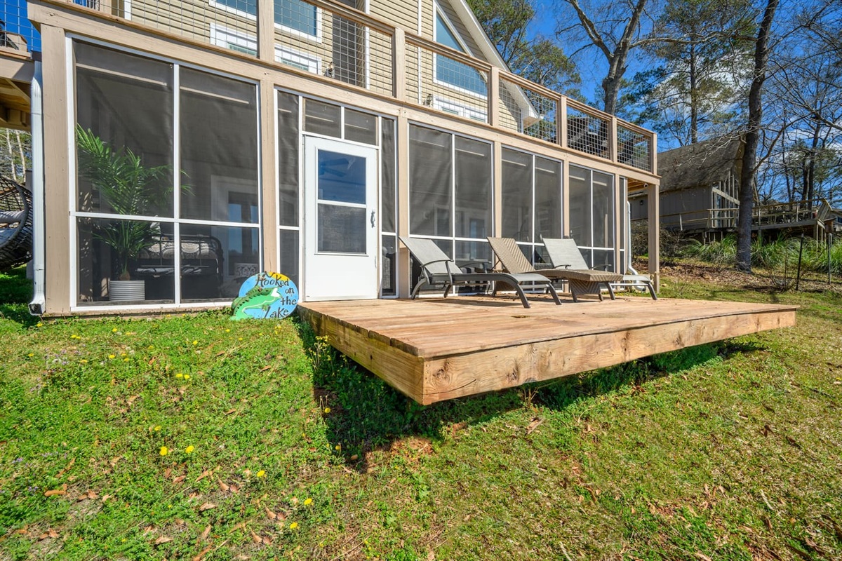 Lounge Chairs/ Sun Deck