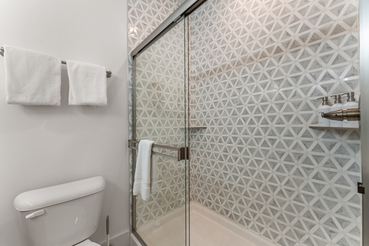 Main Level King Bath