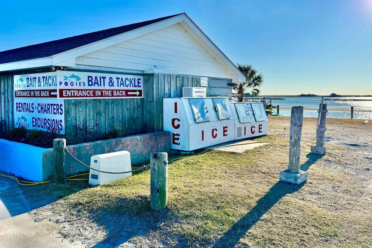 Downtown Swansboro on the waterfront - boating, fishing, dining, shopping, live music, and small town fun
