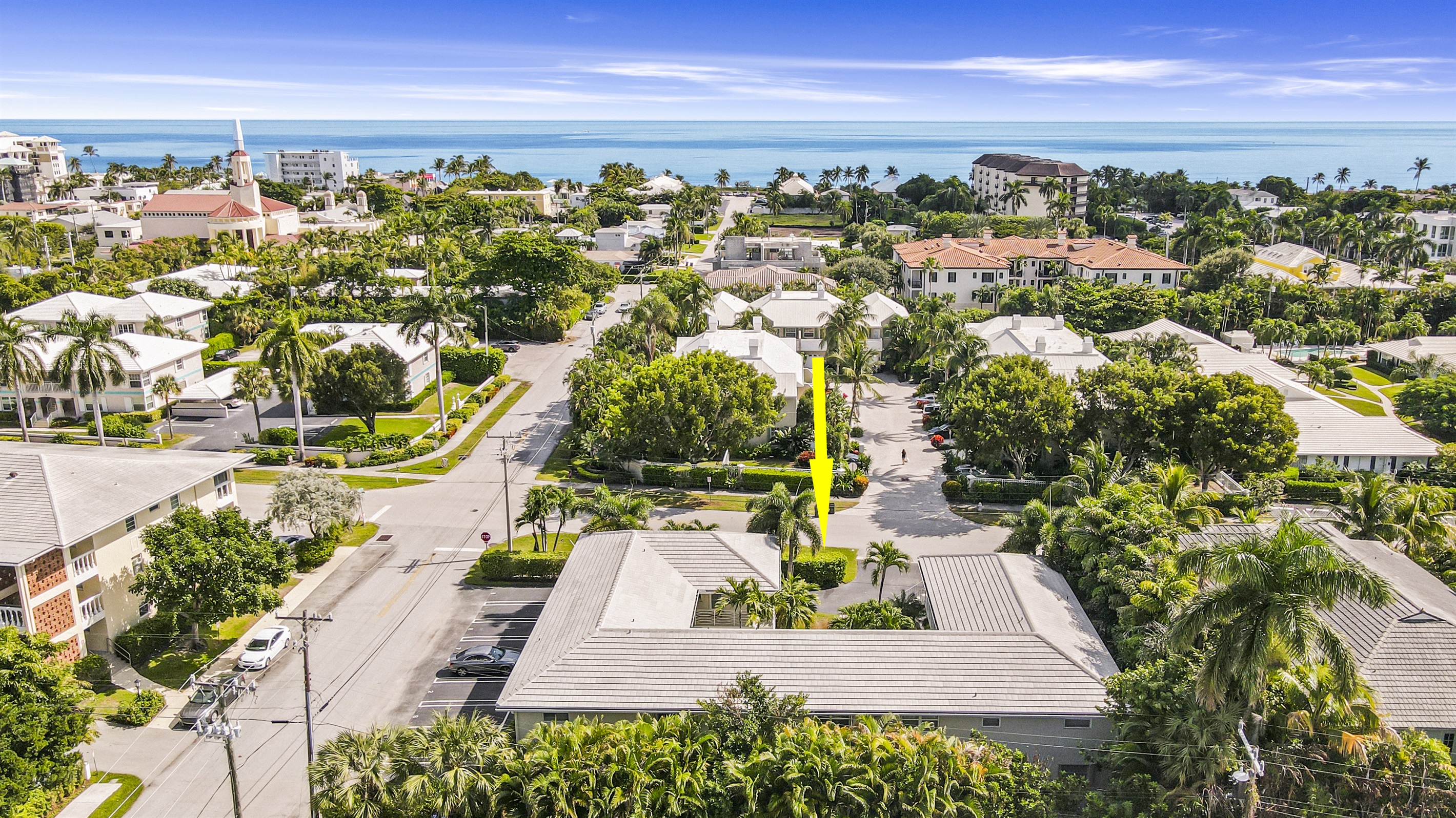 ONLY 1000 feet to the beach!!