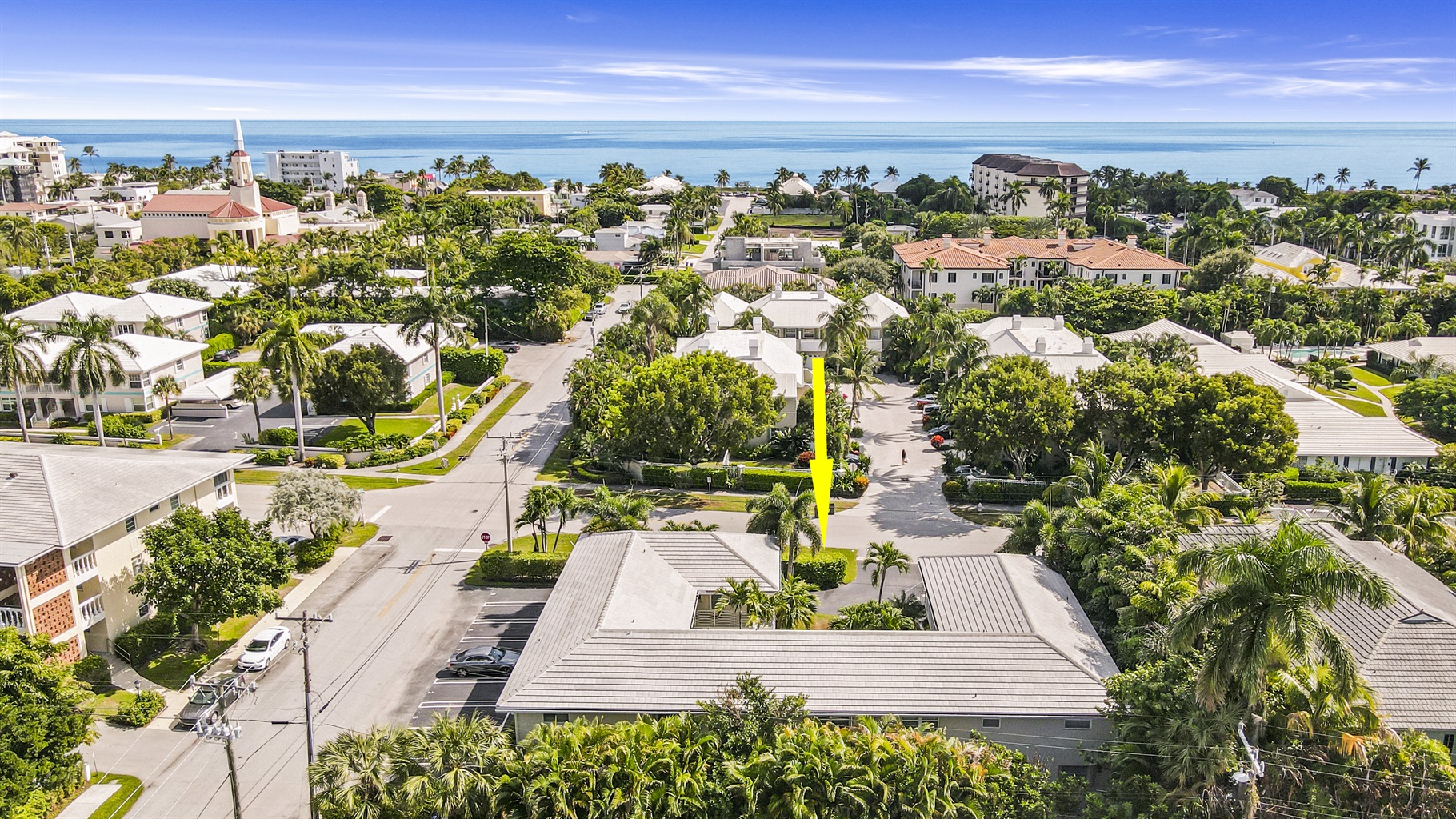 ONLY 1000 feet to the beach!!