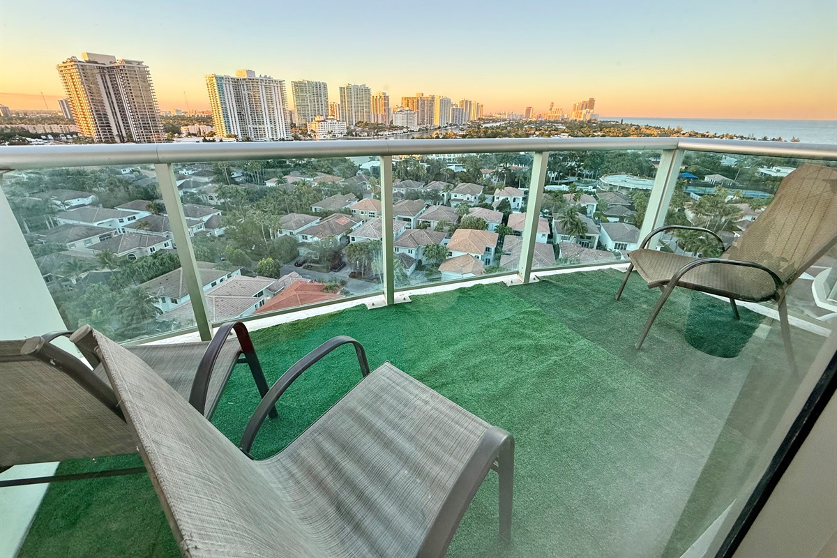 Amazing Bay & Ocean Views from balcony! 