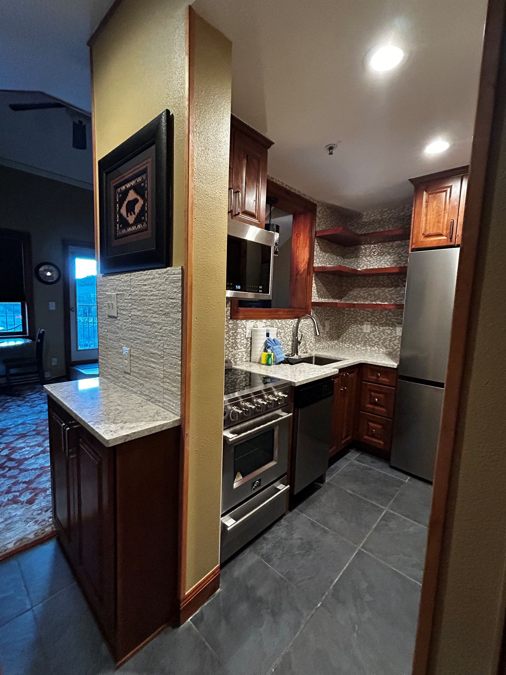 New kitchen & bathroom (completed Nov. 2025). Professional photos coming soon!