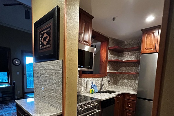 New kitchen & bathroom (completed Nov. 2025). Professional photos coming soon!