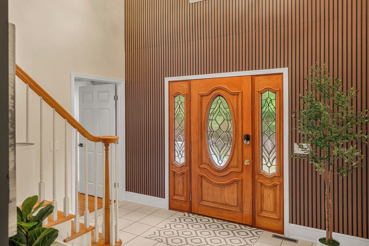 Entry foyer
