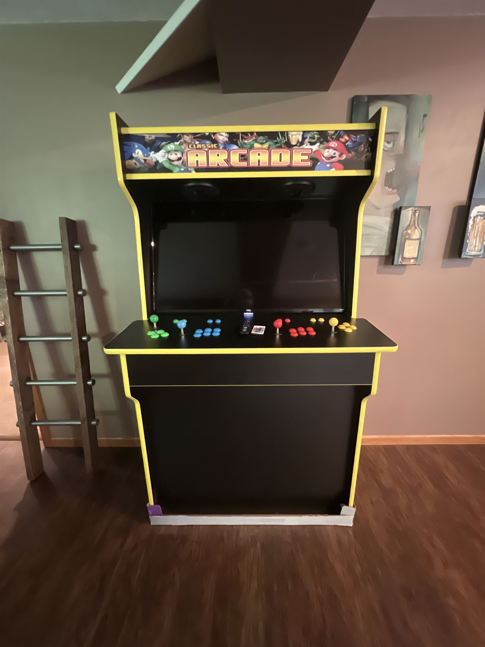 Arcade w/ 1700 Games!