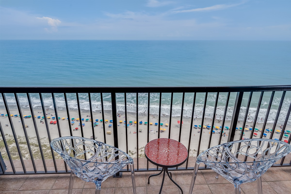 Balcony with Amazing Views of the Ocean🌊☀️