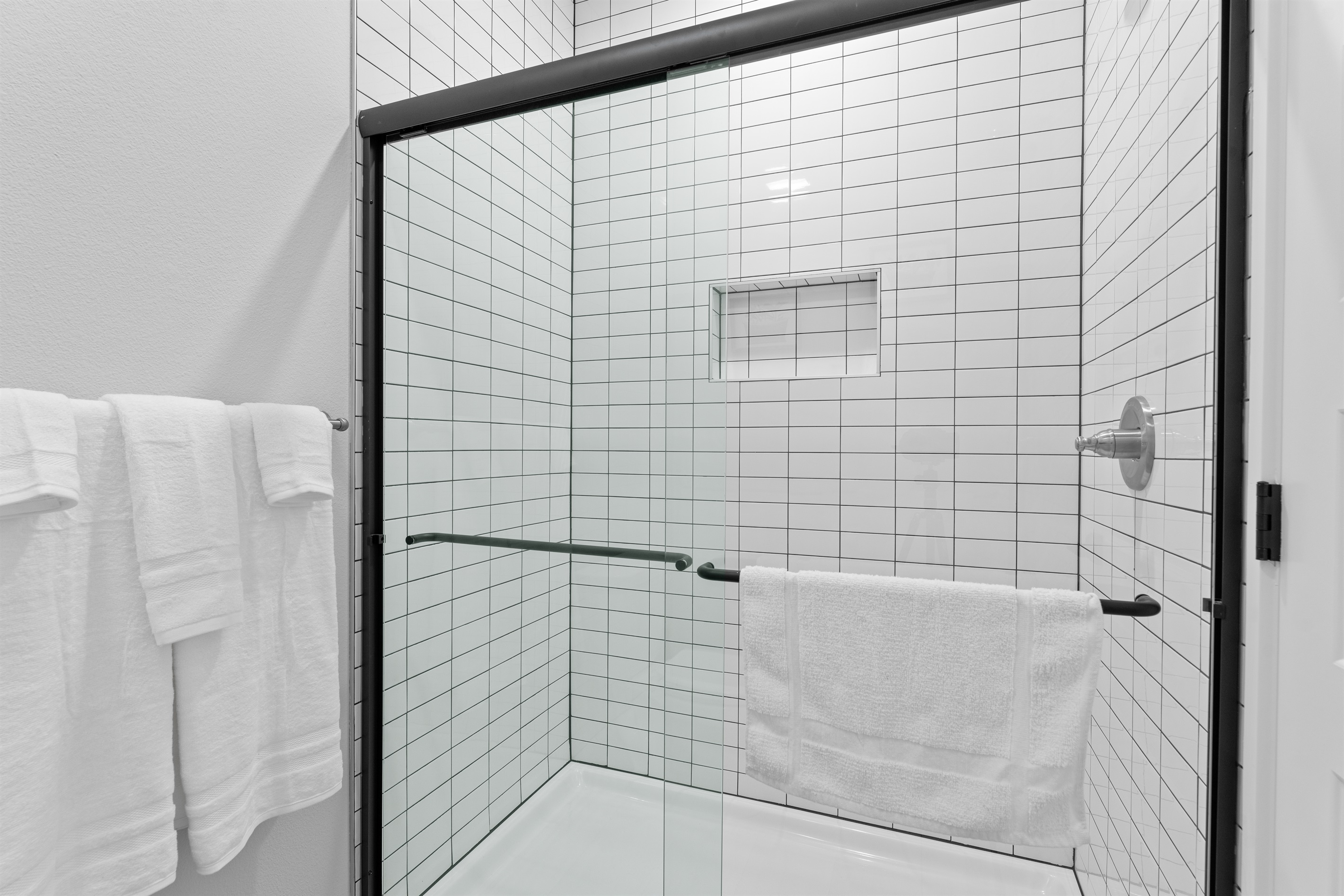 Master Bathroom 1 - Main Floor