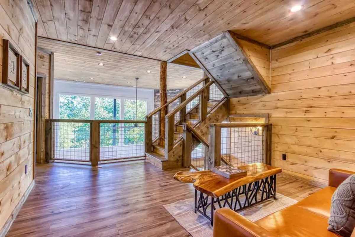 Second floor loft sitting area
