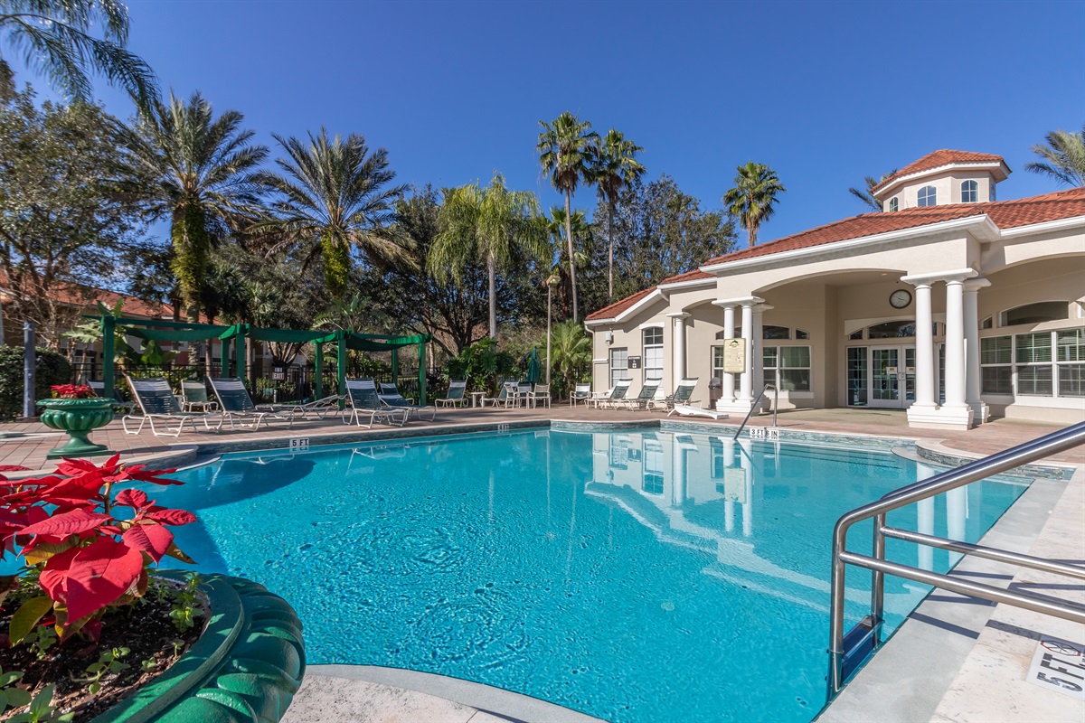 Emerald Island Resort has a full clubhouse with lots of amenities.