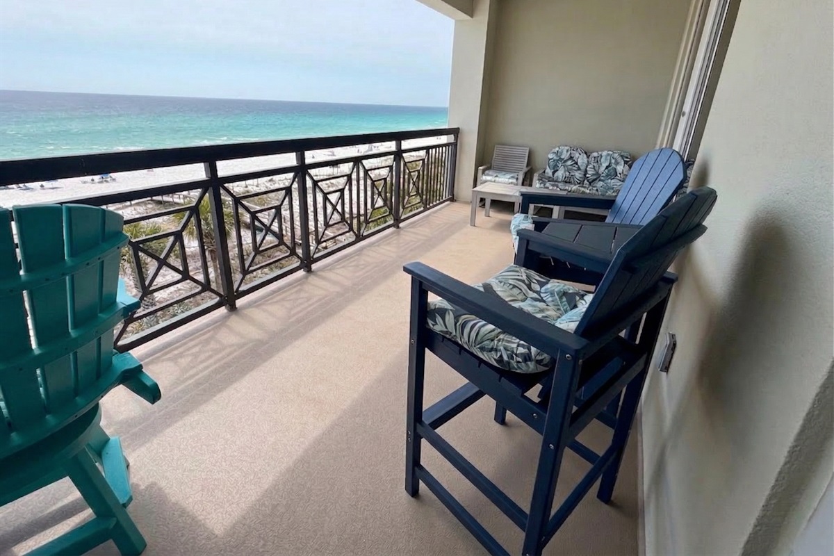 Relax on your private Gulf-front balcony—perfect for morning coffee, dolphin watching, and sunset views over the water.