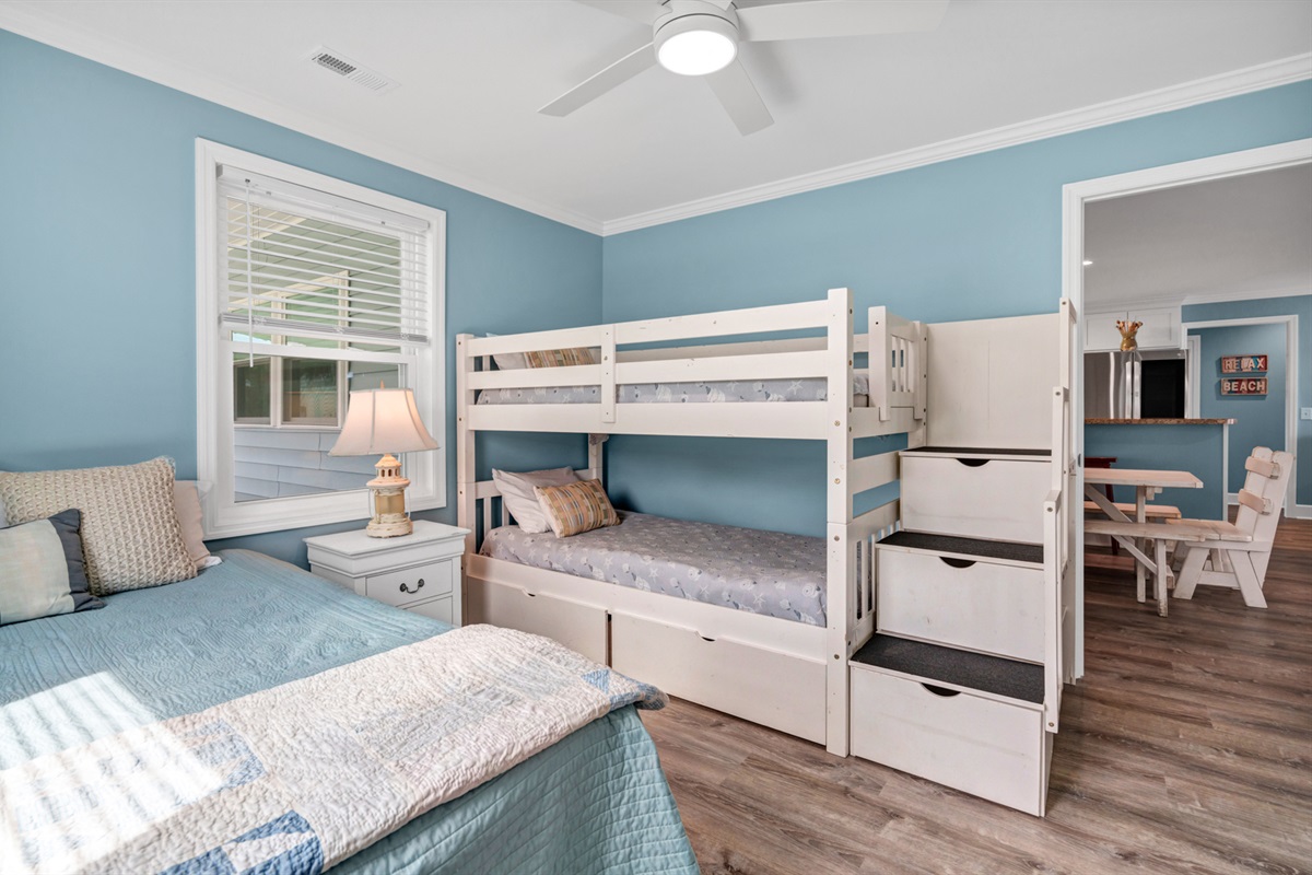 Guest Bedroom 4 Sleeps 5