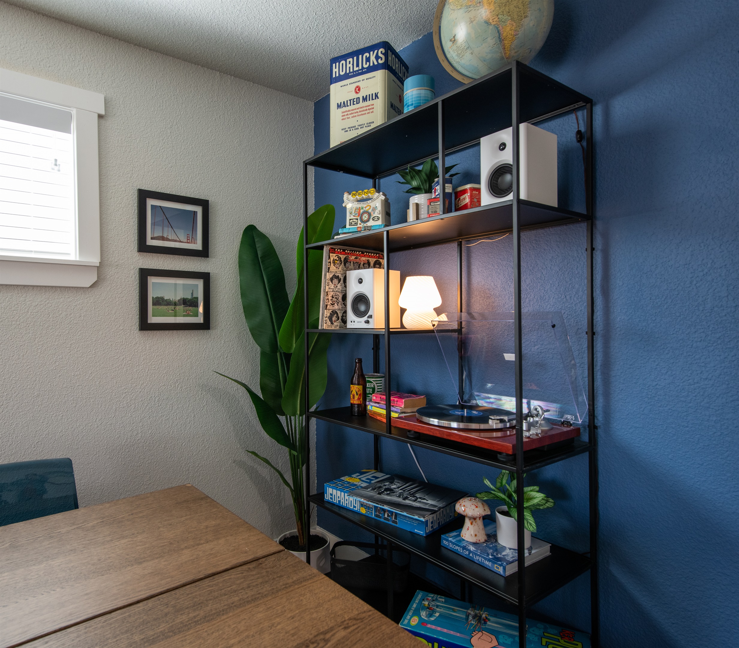 record player and speakers setup for some music fun