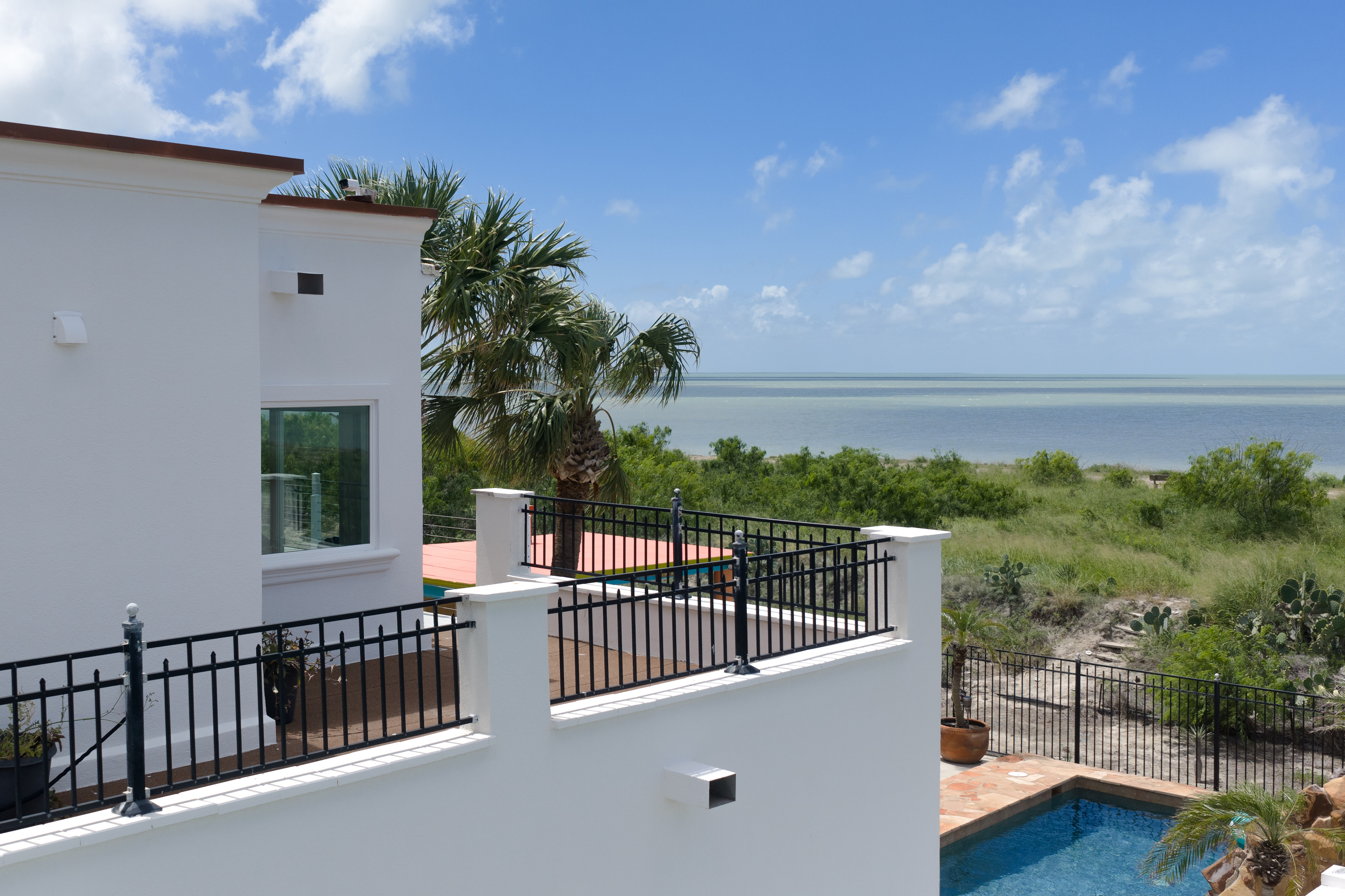 Balcony/bayviews