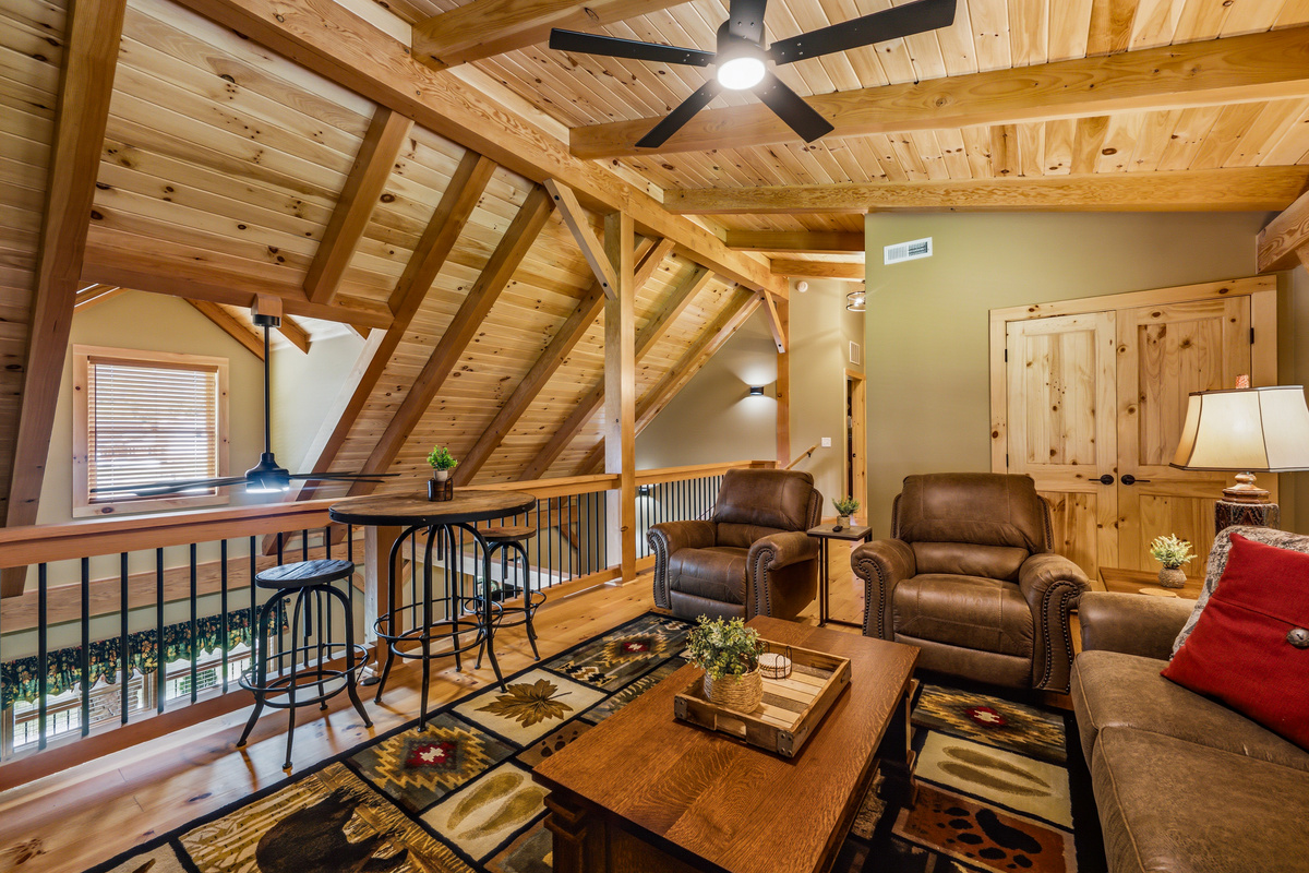 Large Loft with Recliners