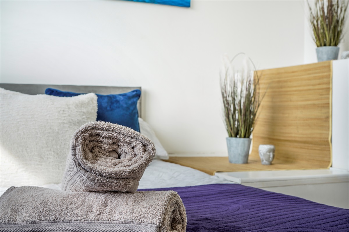 [Double bed with street view]