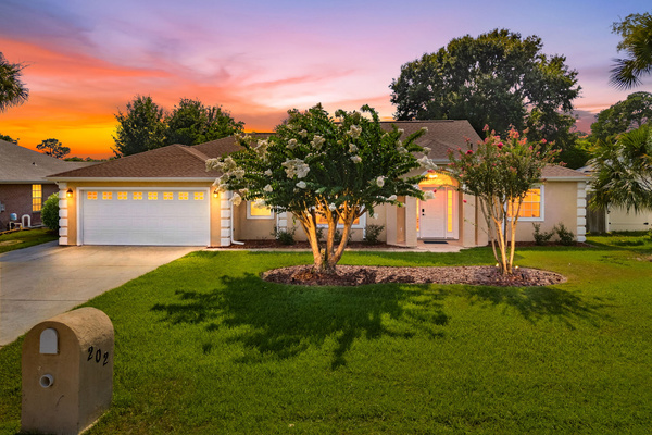 Welcome to paradise! From the moment you arrive, you'll know you're in for a spectacular stay. Featuring gorgeous twilight lighting and immaculate landscaping, the perfect coastal getaway starts right here.