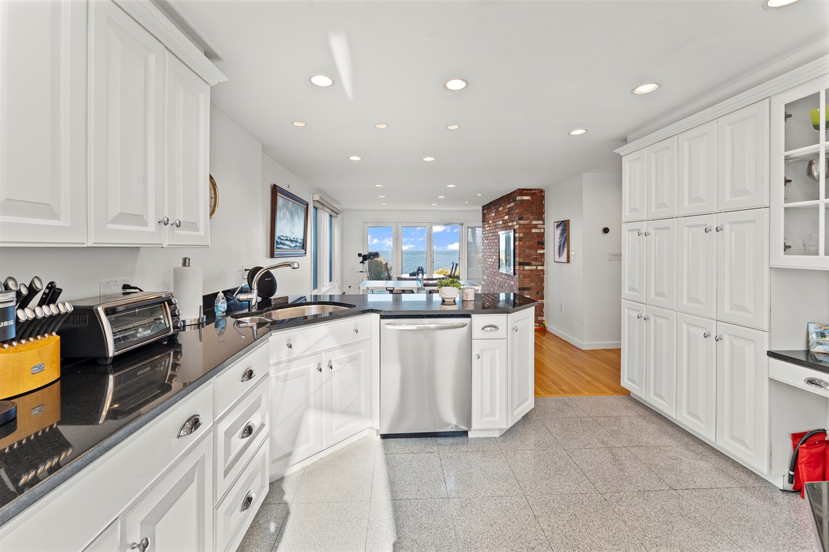 Everything you need for meal prep in one modern, fully equipped kitchen.