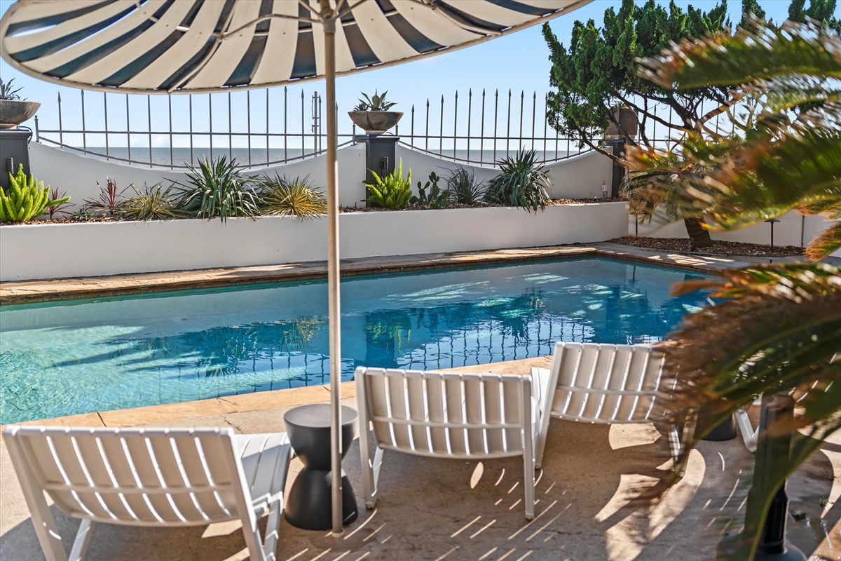 e51bf543d770488d84014e8533154011 Large | Beachhouse | Texas | TX | Vacation Homes | Galveston | Crystal Beach | Kokomo | Breezy Days | Beachfront Elegance | Sunrise Serenity | Southern Sands Property Management, LLC
