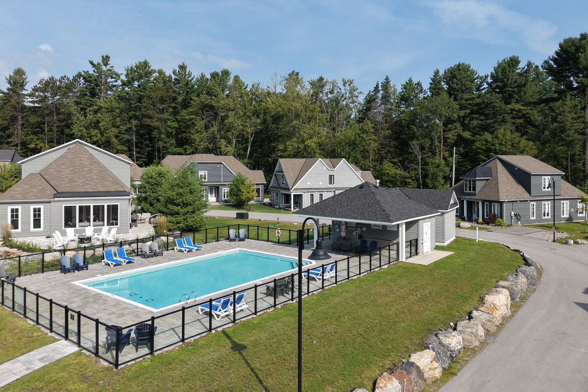This is lake facing communal pool that is shared with cottagers on the resort