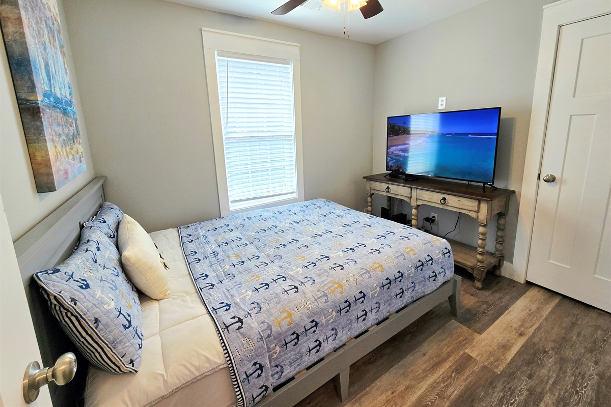 Bedroom 3 - Queen Bed