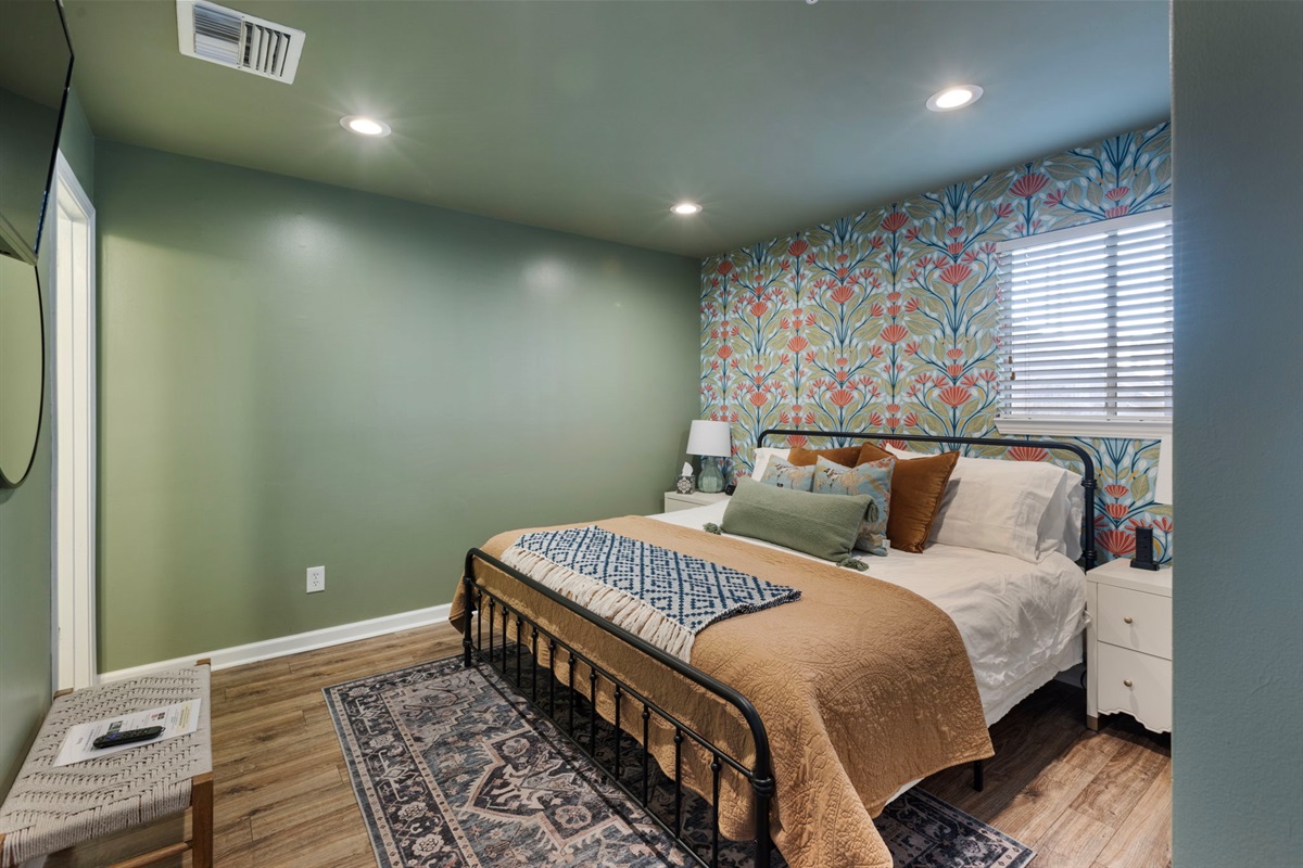 King size bed with quality linens, and pillows