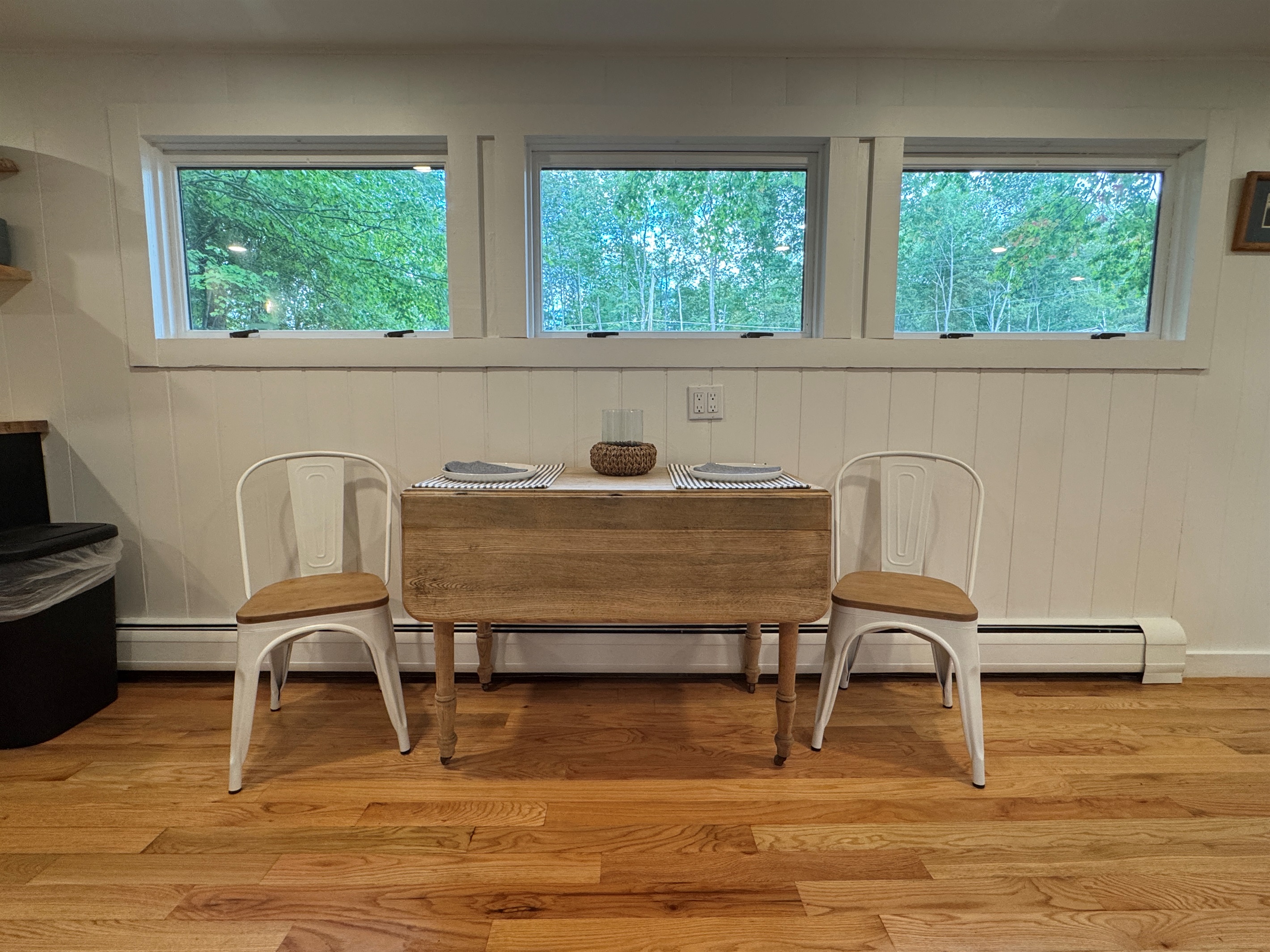 Space conscious drop-leaf table