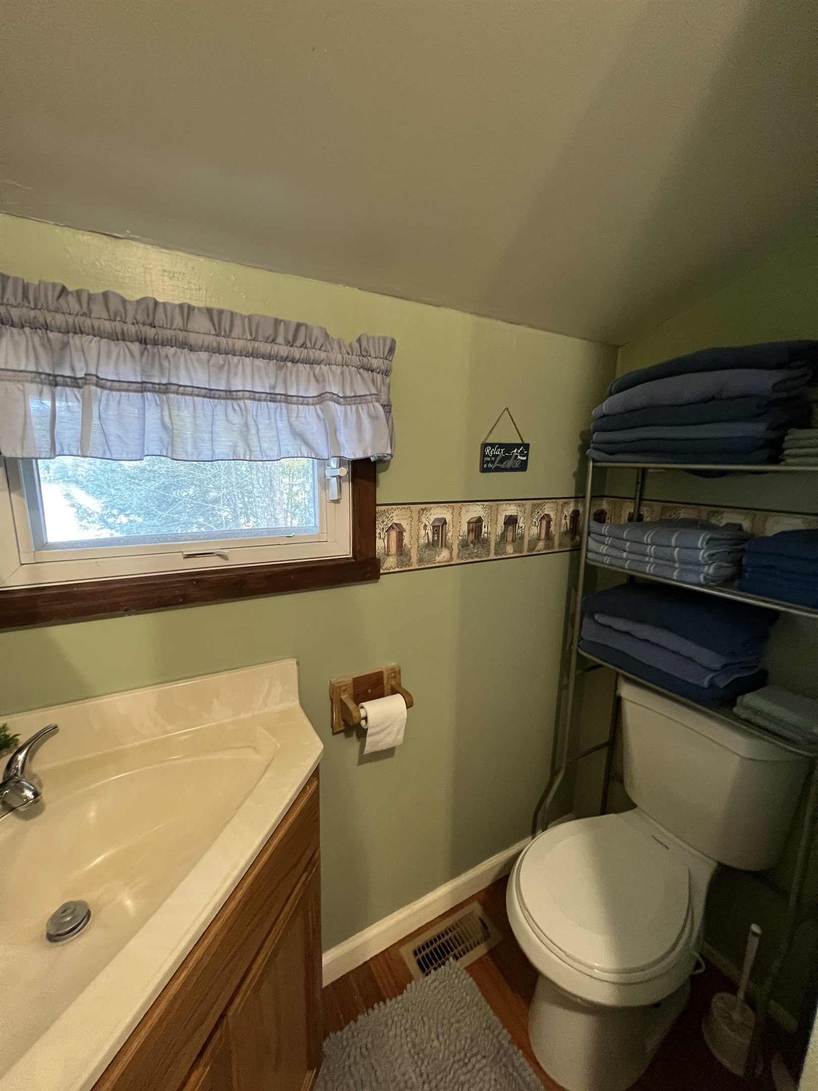 Even the bathroom has a water view out the window
