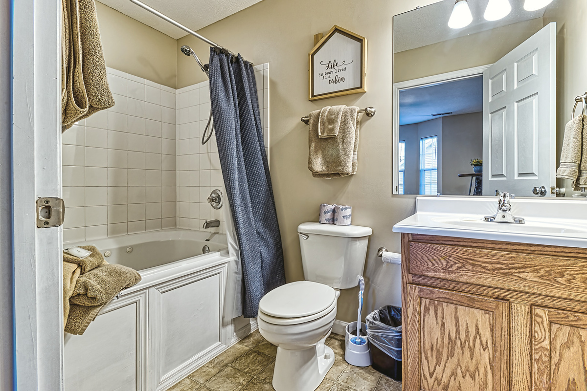 A nice jetted tub to relax in after hiking or shopping all day
