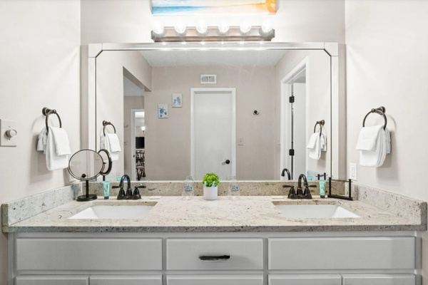 Main bathroom