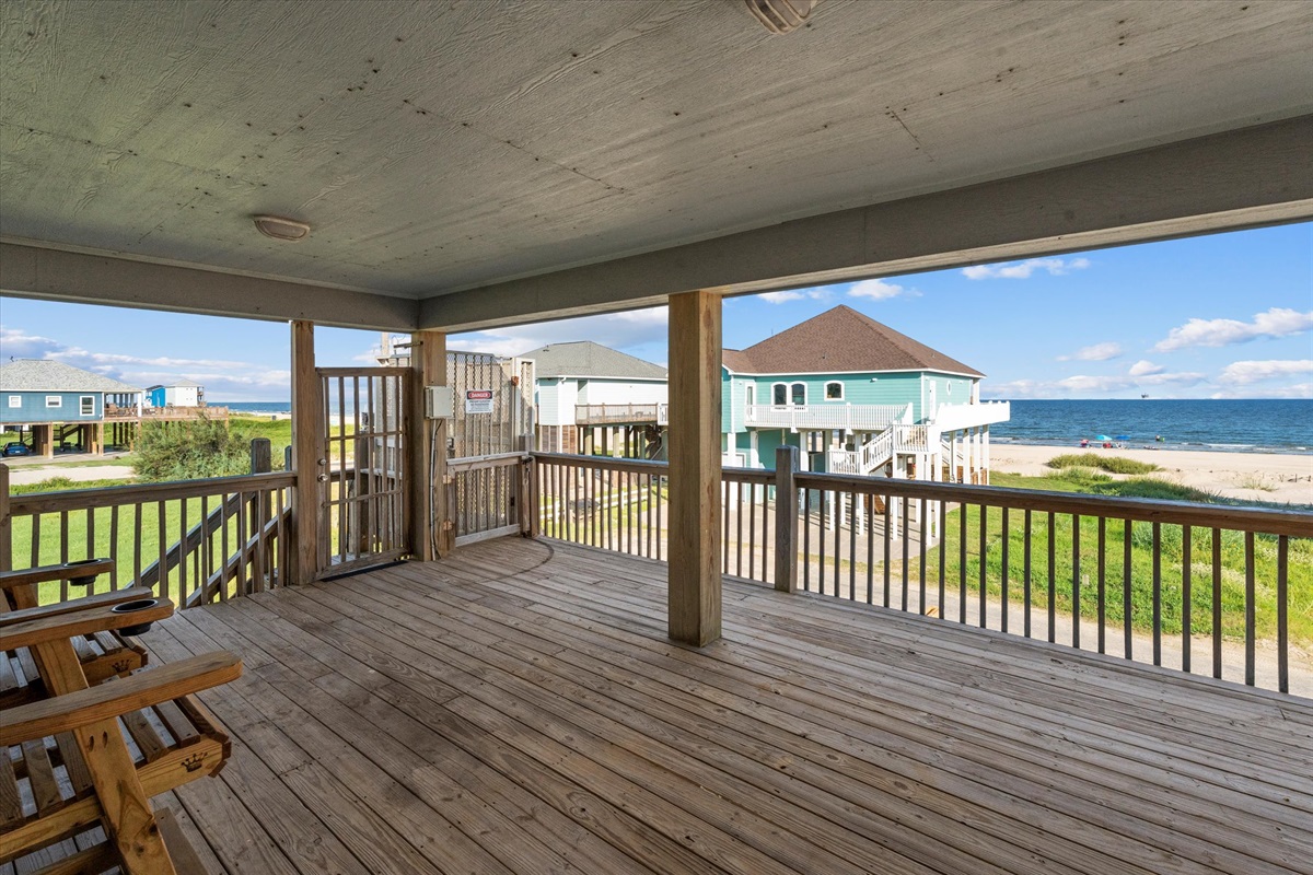 e574557428954e9d879bf2985d8f098b Large | Beachhouse | Texas | TX | Vacation Homes | Galveston | Crystal Beach | Kokomo | Breezy Days | Beachfront Elegance | Sunrise Serenity | Southern Sands Property Management, LLC
