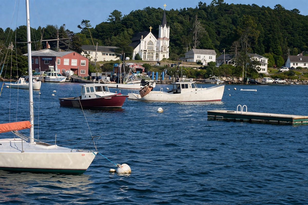 Beautiful quintessential Maine scenery 