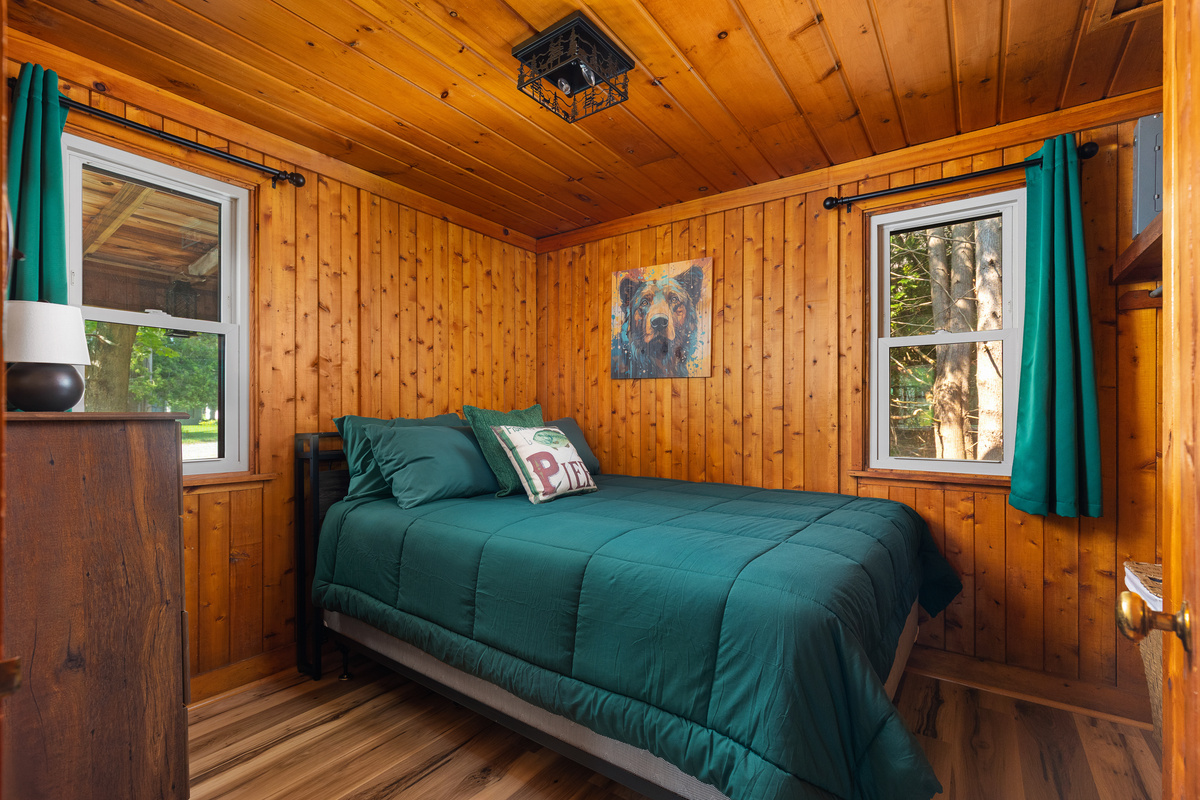 Queen bedroom