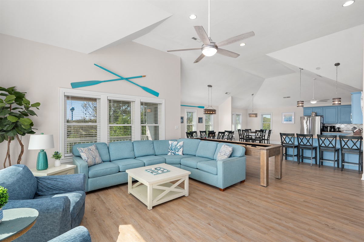 Bright and airy main living space with plenty of comfortable seating for the whole group!