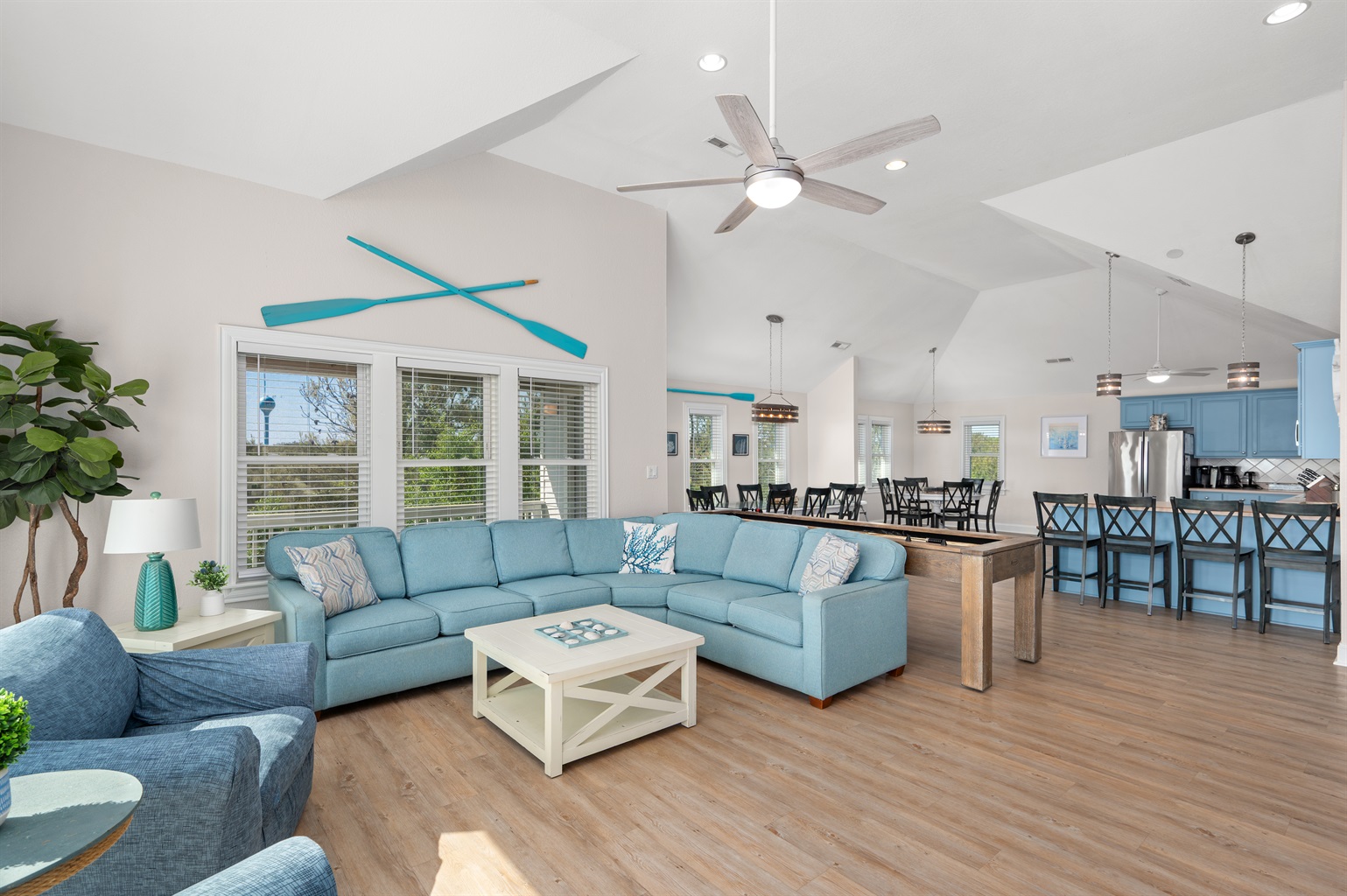 Bright and airy main living space with plenty of comfortable seating for the whole group!