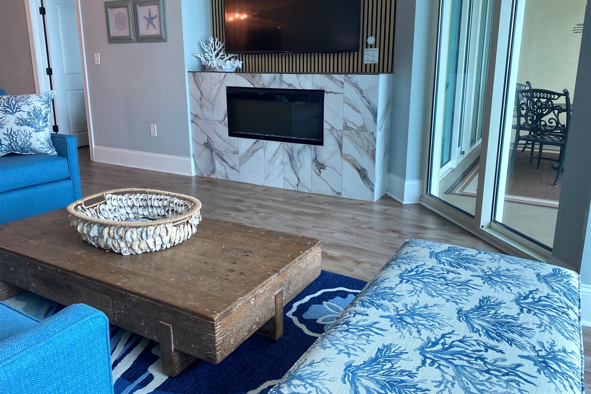 Living Room with TV & Fireplace
