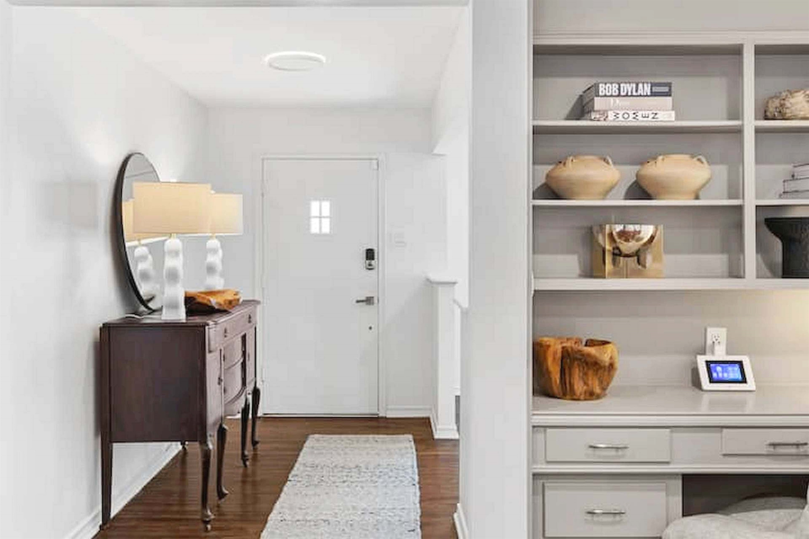 Dedicated workspace with built-in shelving, comfortable seating, and a quiet setup ideal for remote work, studying, or planning your next adventure. ✨💻
