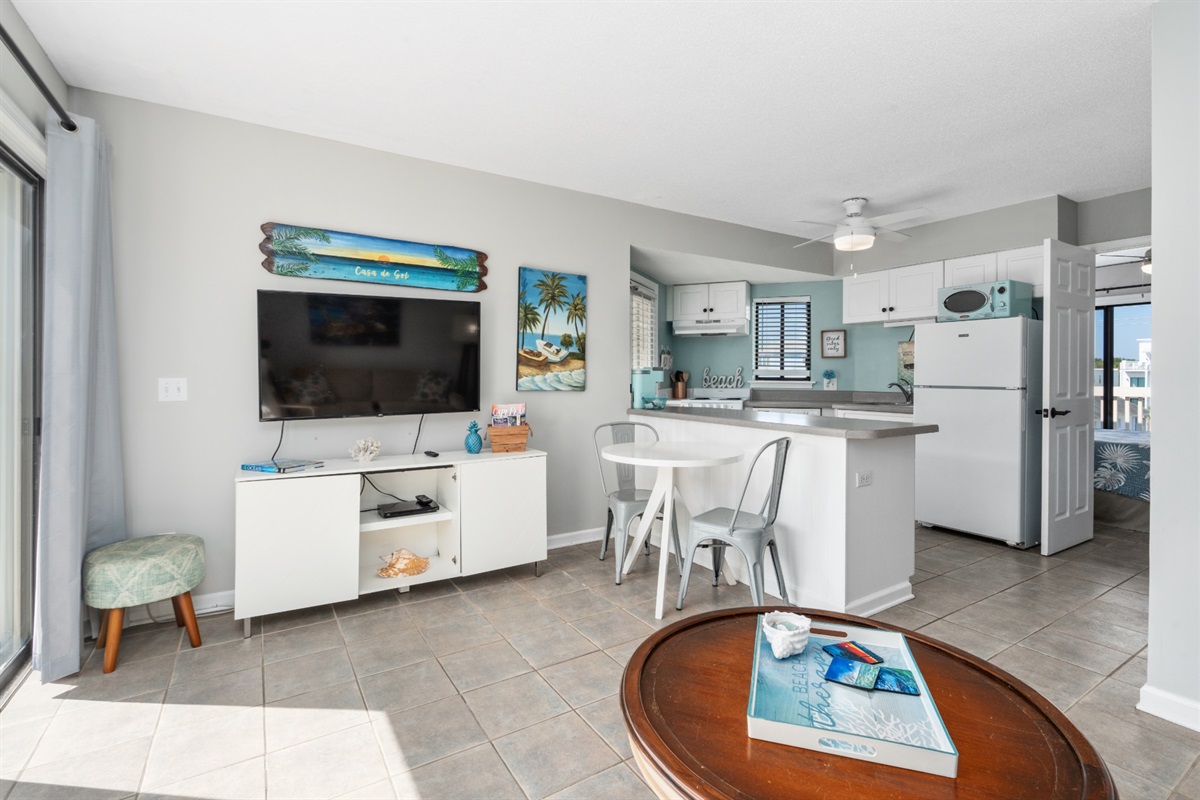 Living Room, breakfast