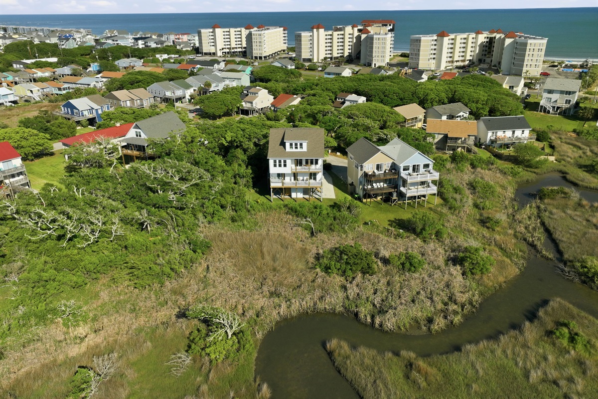 Scenic marshfront setting with easy access to the beach and nearby attractions

