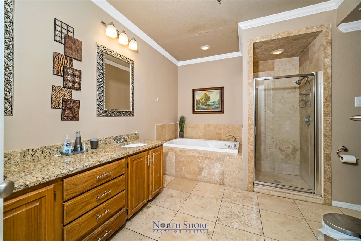 En Suite Primary Bath with Soaking Tub & Walk-in Shower