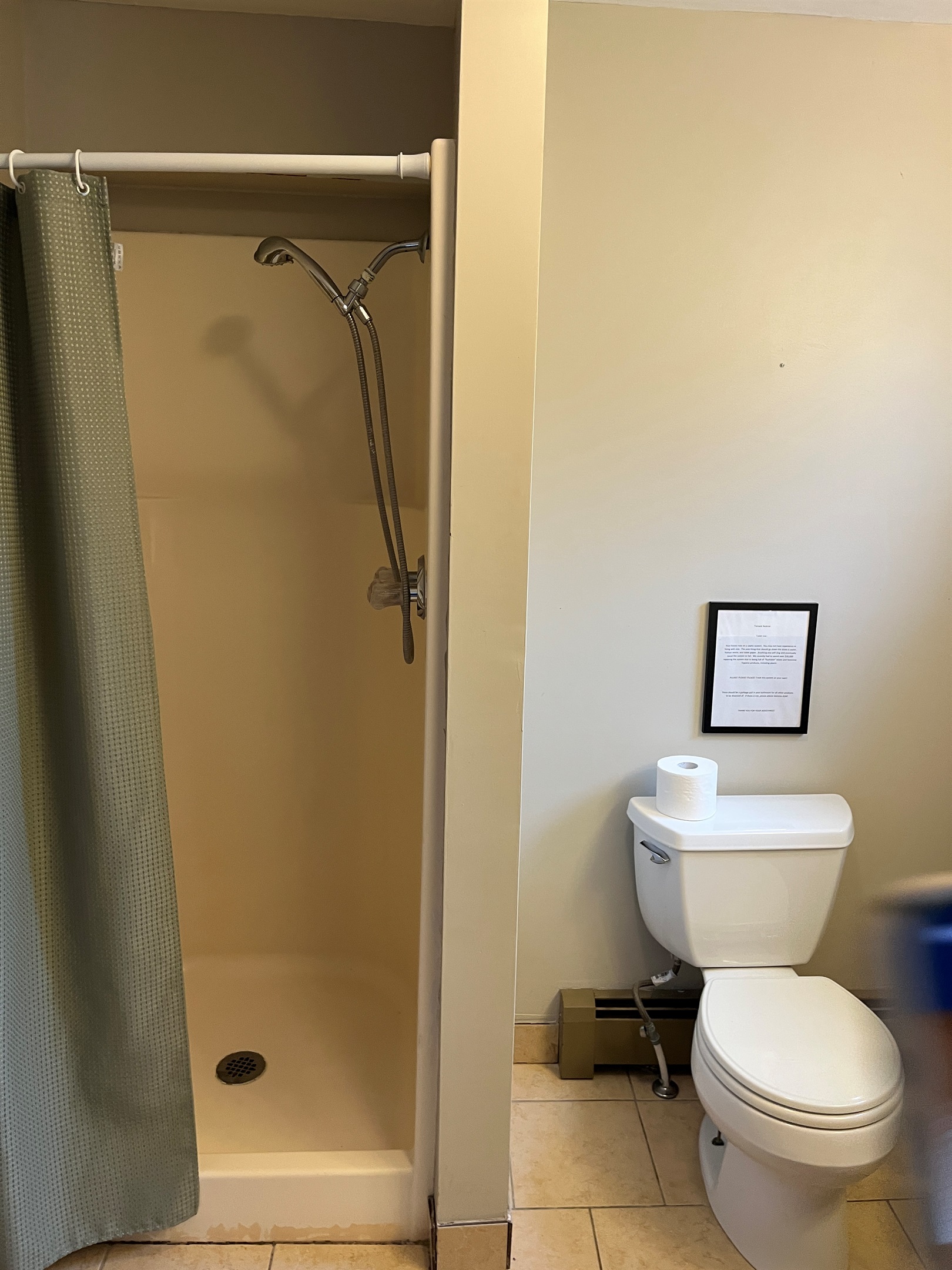 Queen 1 ensuite bath with shower