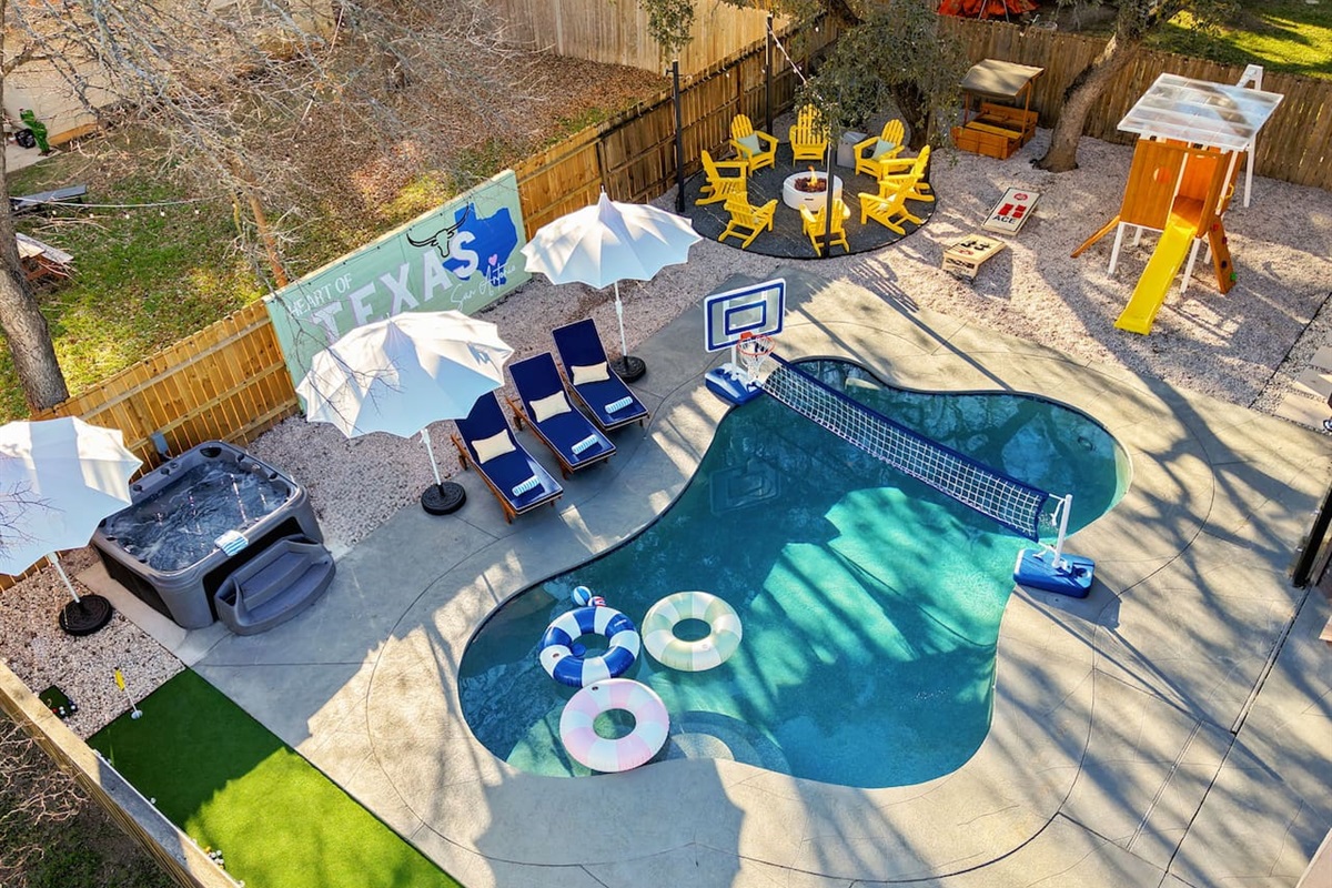 Your private backyard paradise   
From soaking in the hot tub, diving into pool volleyball, to roasting marshmallows by the fire pit—this spot has it all. 