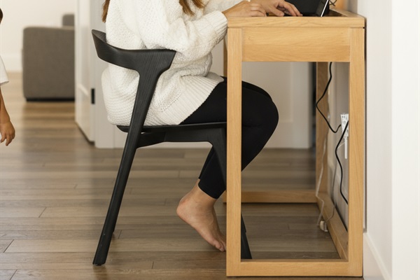 {Upstairs Work Station} 1G Wifi for lightning fast internet.