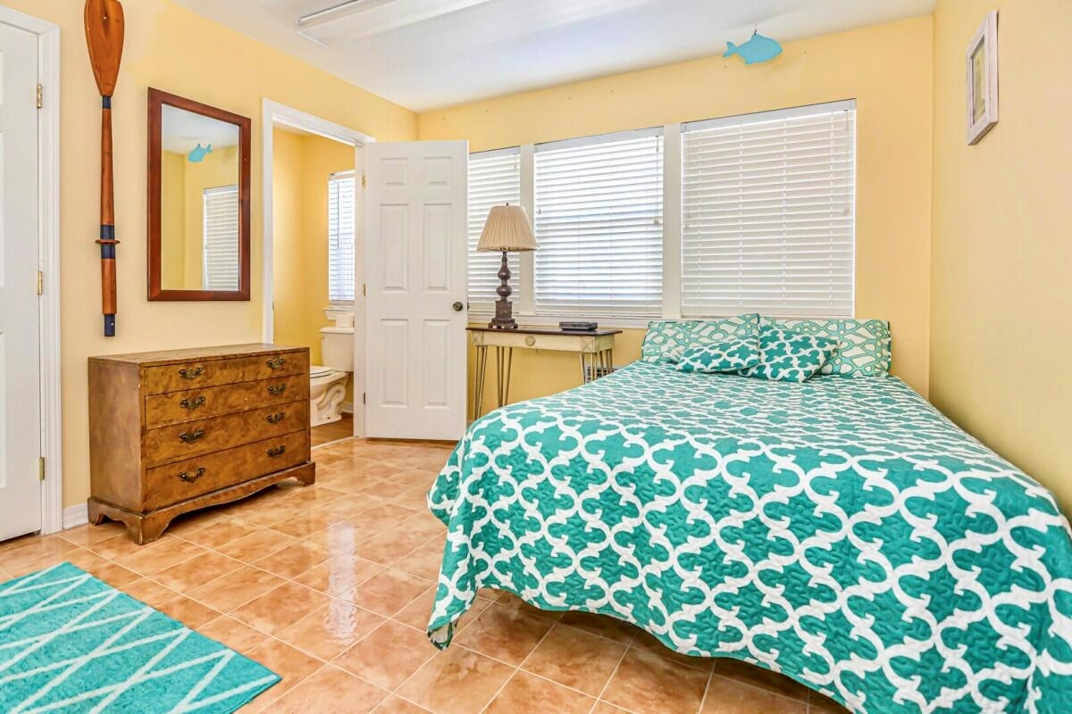 Triple Room (second floor) with ensuite half bathroom